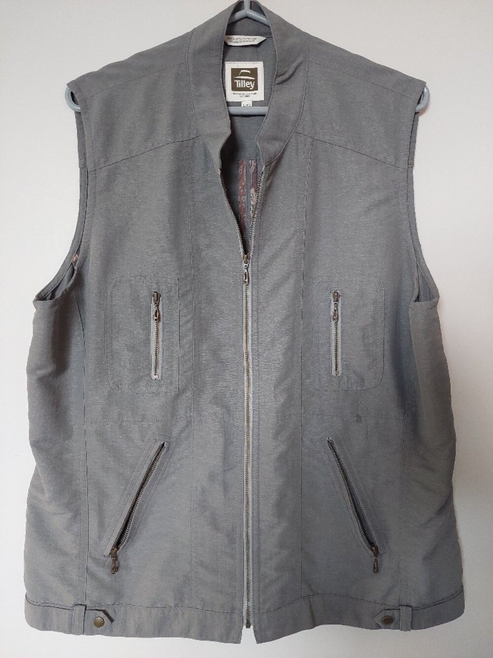 Tilley Endurables multipocket utility vest (gilet) in men's size L Grey